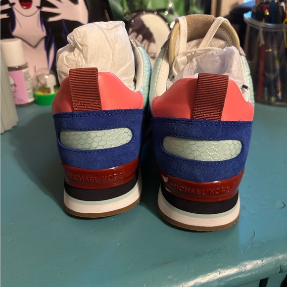 Michael Kors Wilma Trainer - Picture 3 of 7